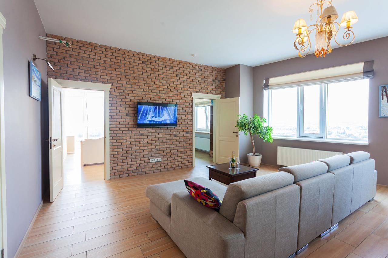 Stylish Views Apartments In The Parasol. Parus .Obolonskaya Embankment Kiev Ngoại thất bức ảnh