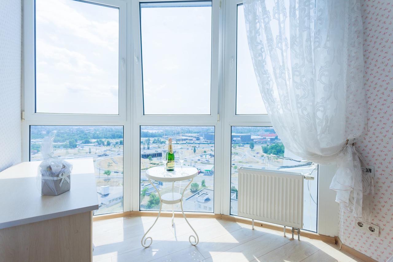 Stylish Views Apartments In The Parasol. Parus .Obolonskaya Embankment Kiev Ngoại thất bức ảnh