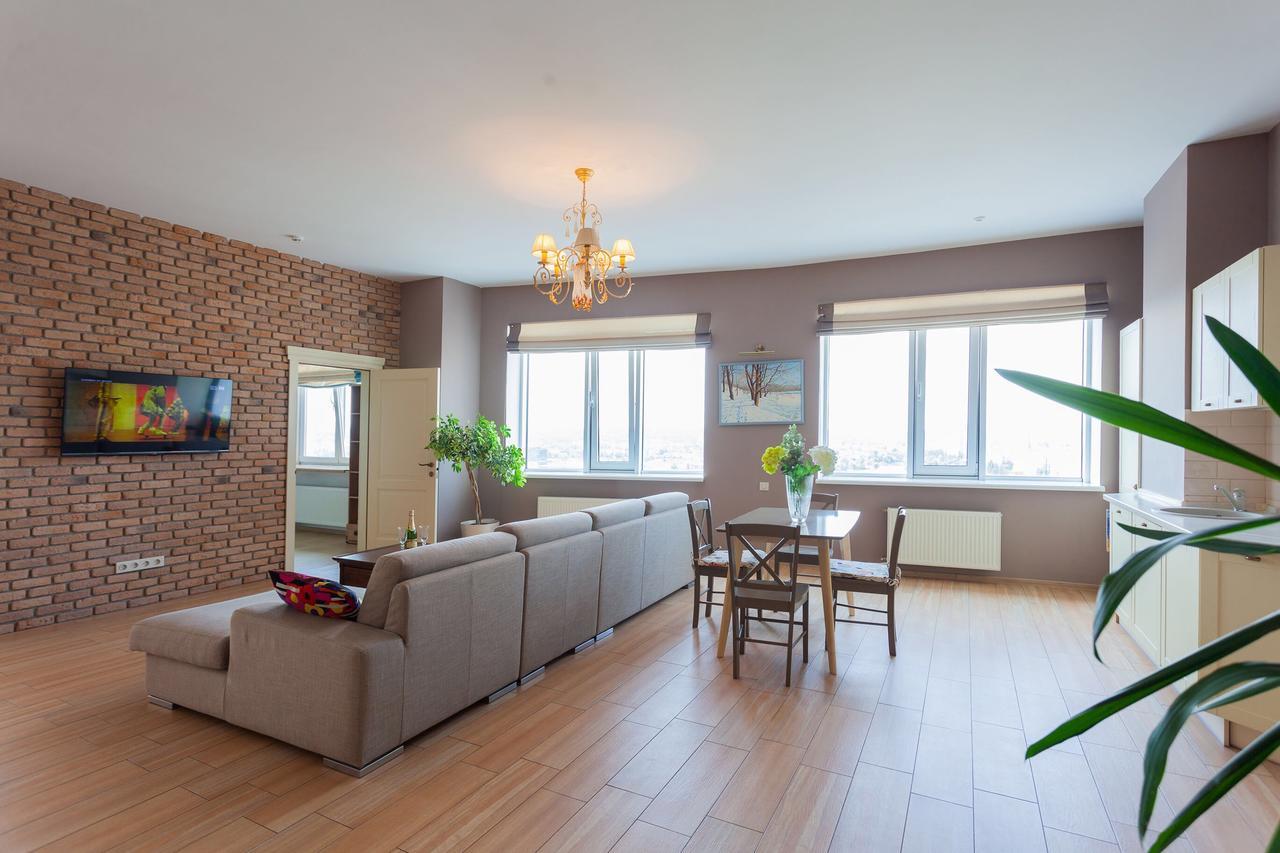 Stylish Views Apartments In The Parasol. Parus .Obolonskaya Embankment Kiev Ngoại thất bức ảnh